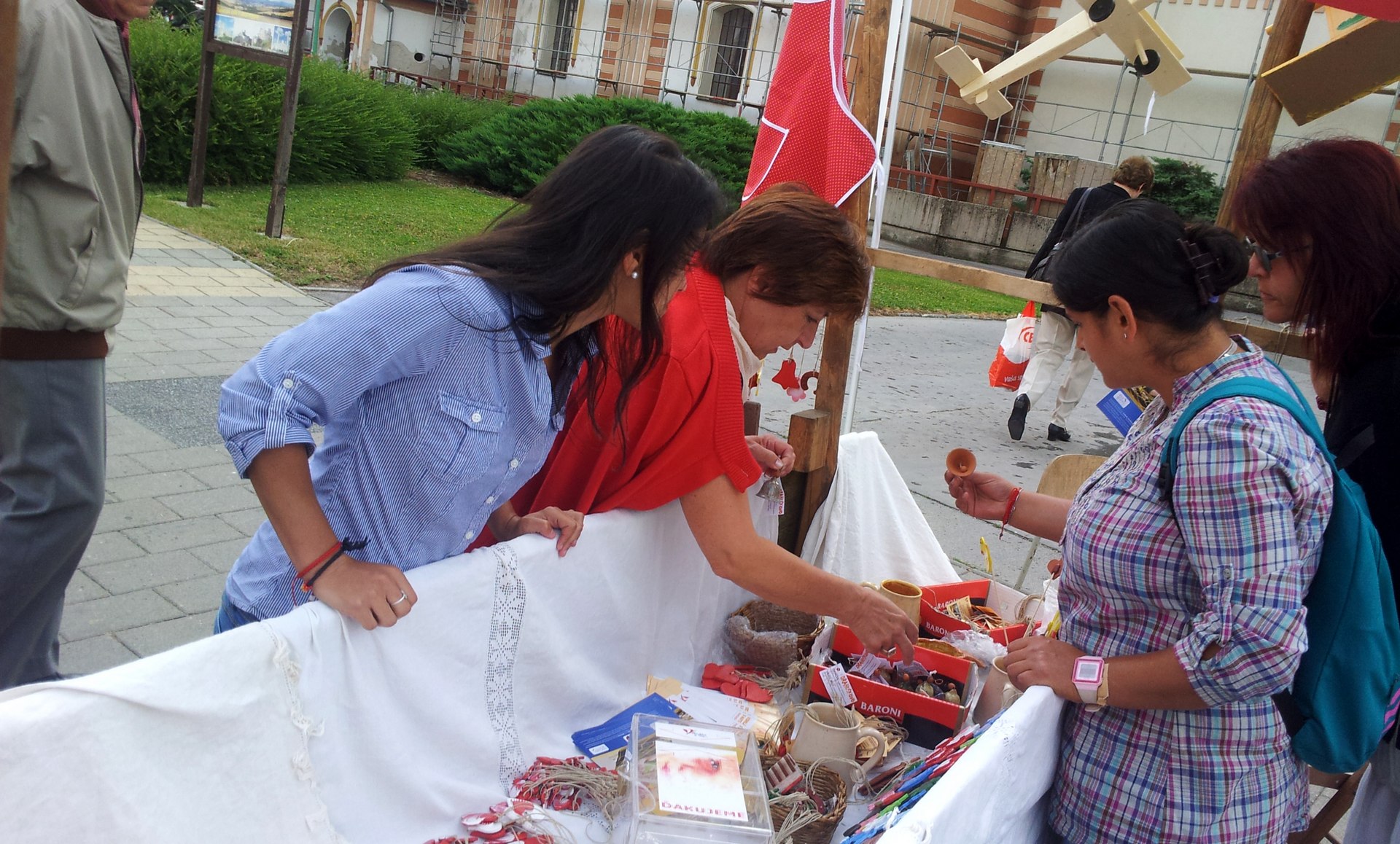 Výstava a trhy počas folklórnych slávností v Myjave